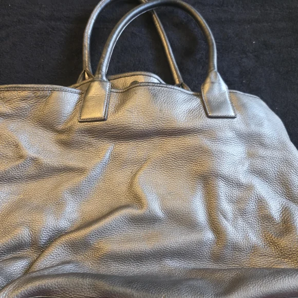 Tory Burch Metallic Silver Shoulder Bag Perfect Condition In/Out - Picture 4 of 7